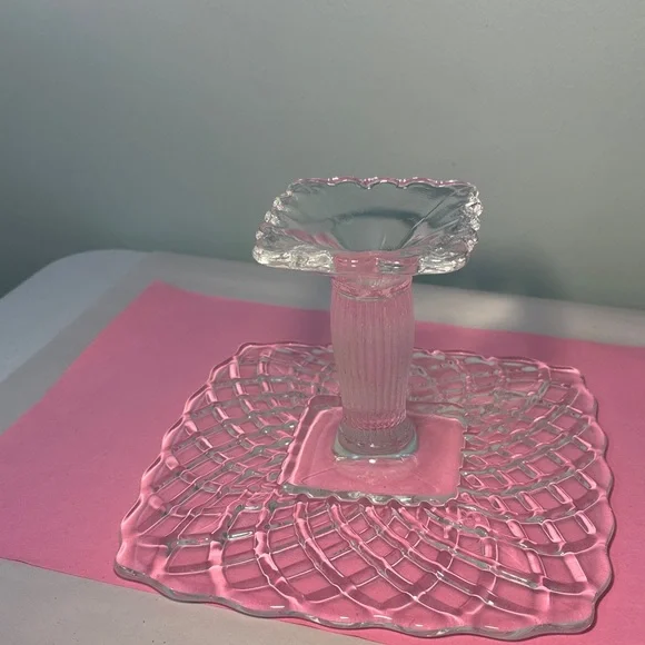 Vintage LE Smith Trellis Clear Glass Square Pedestal Cake Stand - Picture 9 of 15